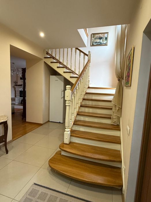 Продаж будинку Левандівка  поруч з озером та парком