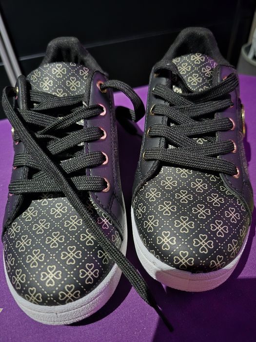 Tenis por estrear. Completamente novos.