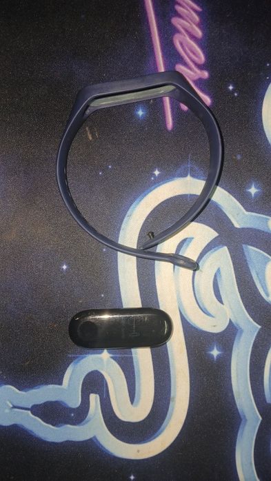 Продам годиник mi bend3