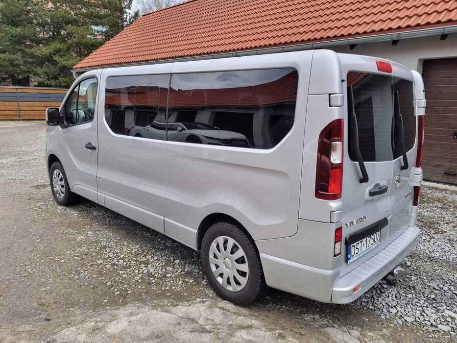 Wynajem Wypożyczalnia busów 9 osobowy