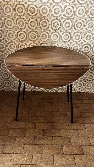 Vendo mesa redonda.