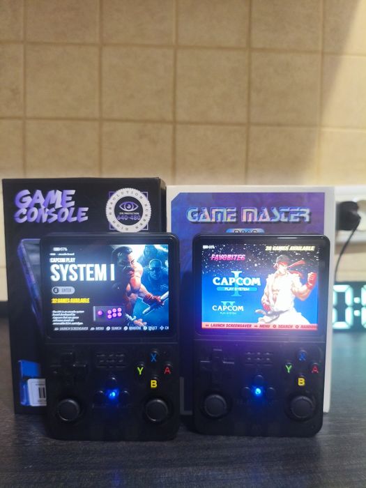 Портативная ретро консоль R36s