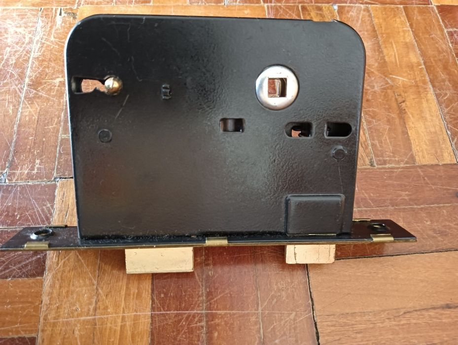Fechadura de quarto (só tem uma chave) NOVA!*