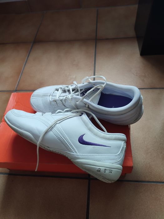 Obuwie sportowe NIKE