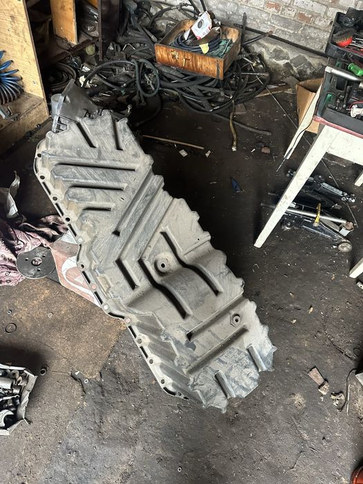 Піддон оливний Renault Magnum E-Tech евро 3 400/440/480, пластик