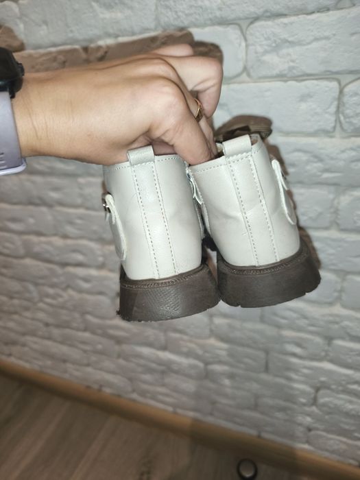 Зимові ботінки для дівчинки