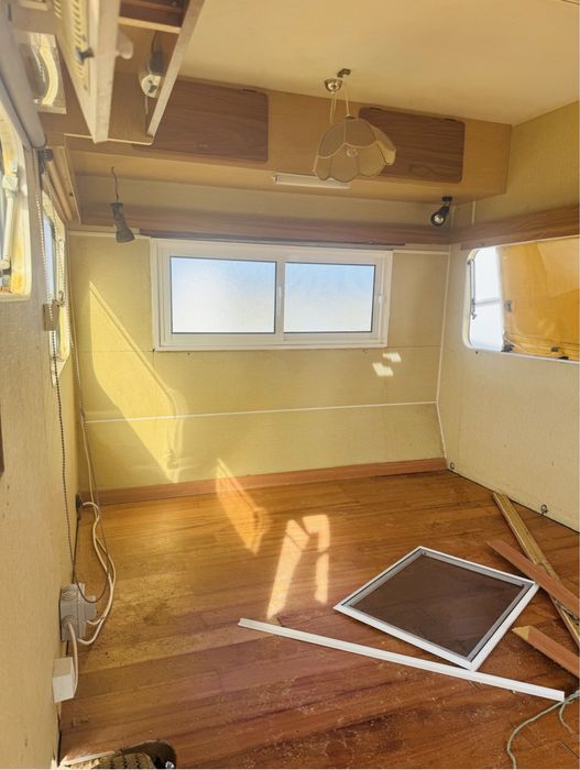 Roulote ampla no interior