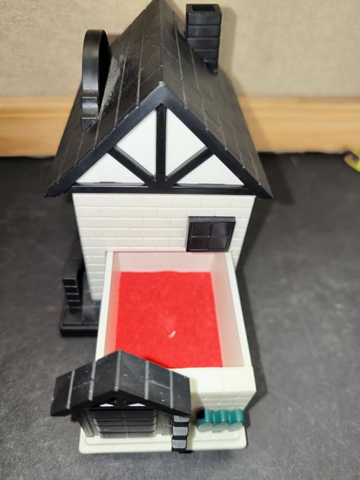 Guarda jóias com caixa de música