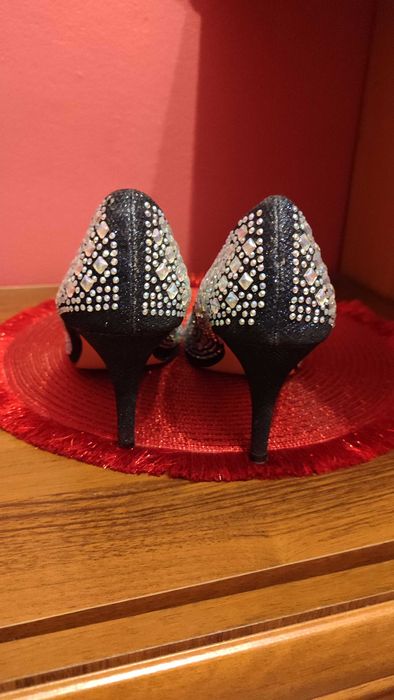 Szpilki granatowe  40 rozmiar