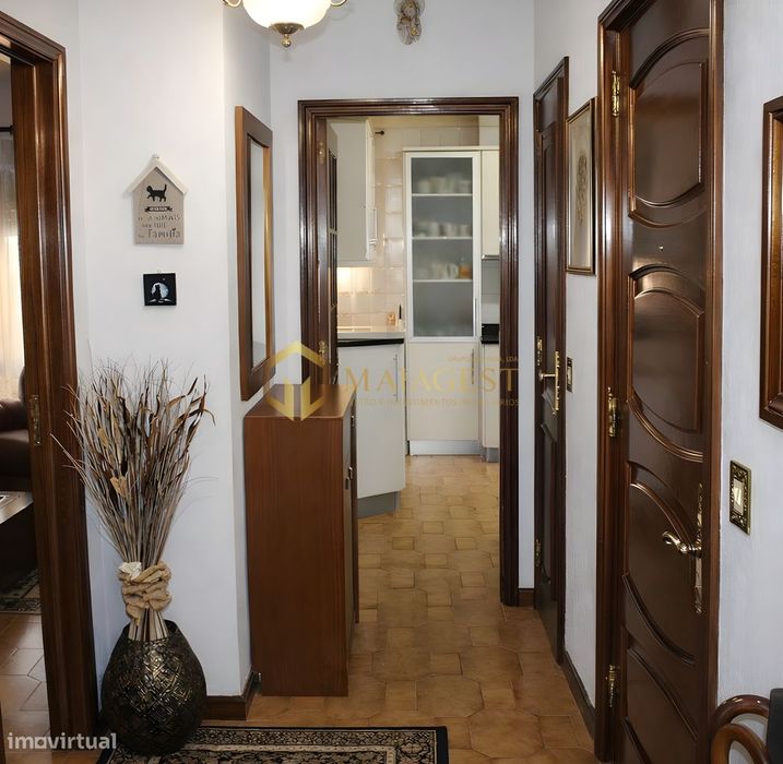 Apartamento T2+1 com lugar de garagem em Vilar de Andorinho