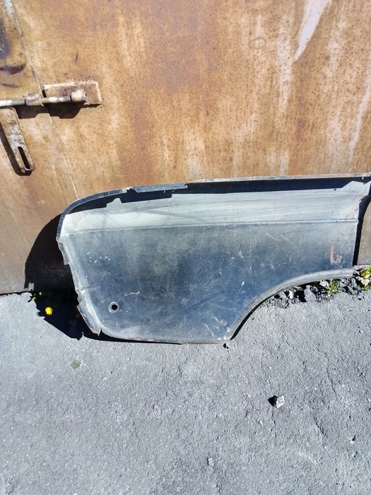 Кузовні деталі до москвичів