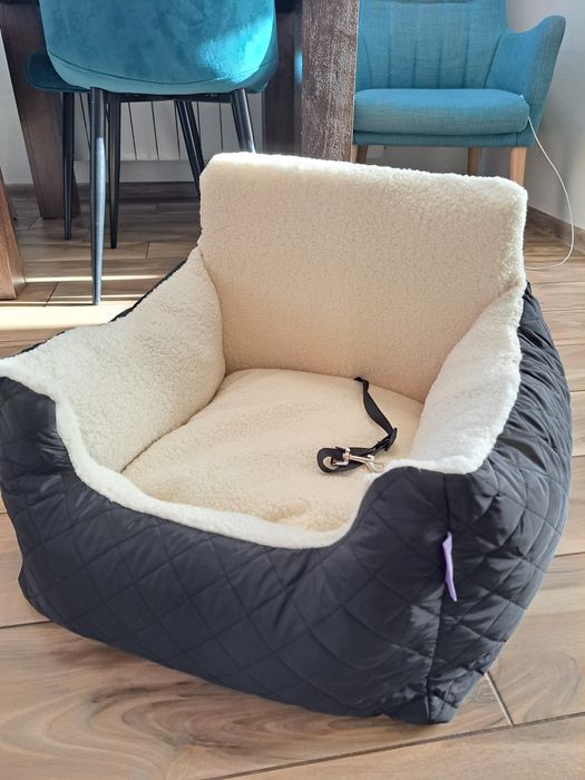 Fotelik samochodowy dla średnich psów 872