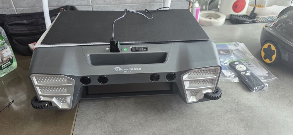 Robotic pool skimmer y80