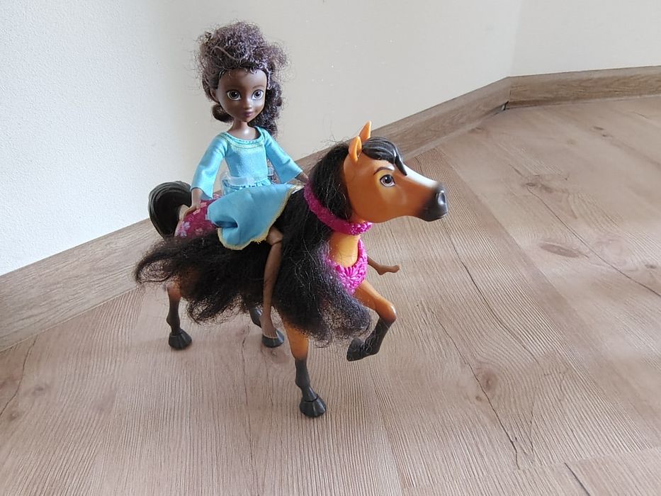 Zestaw Lalek  Mattel Mustang i Duch wolności