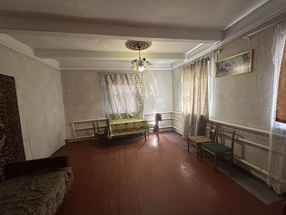 Продам будинок з виходом до річки