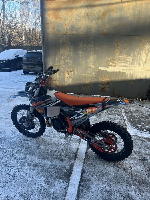 Продам кросовий мотоцикл кові 330 кубів мот дуже класний вартий уваги