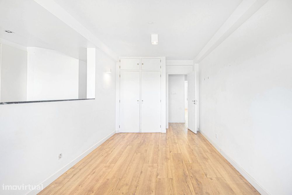 Apartamento T3+1 em Carnaxide