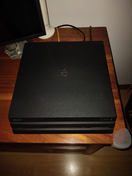 Ps4 Pro 1tb + comando