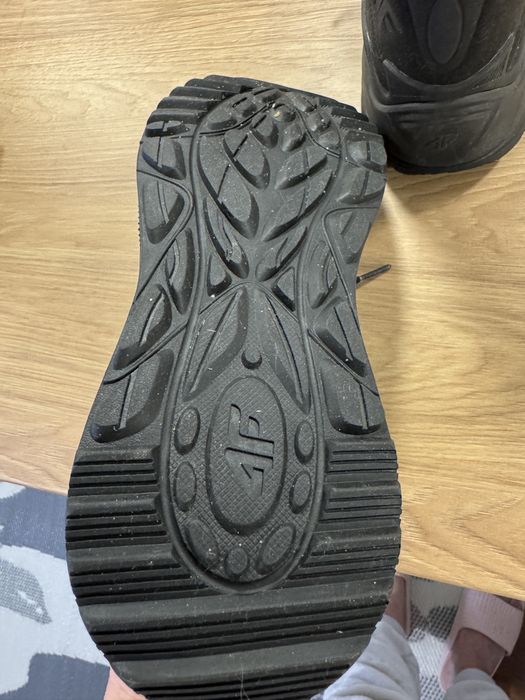 Męskie buty 4F roz 42