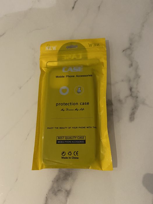 Etui do Iphone 11R z Carbonu