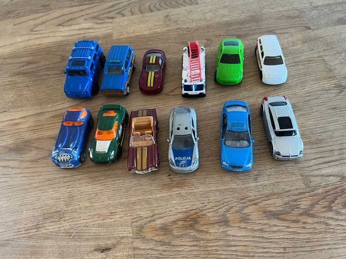 Resoraki samochodziki Hot Wheels