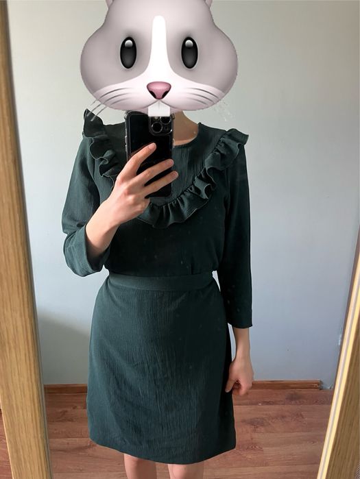 Zielona sukienka elegancka taliowana z falbanką h&m old money