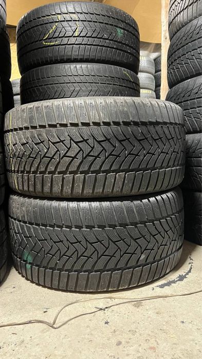 Пара зимової гуми 275/35/19