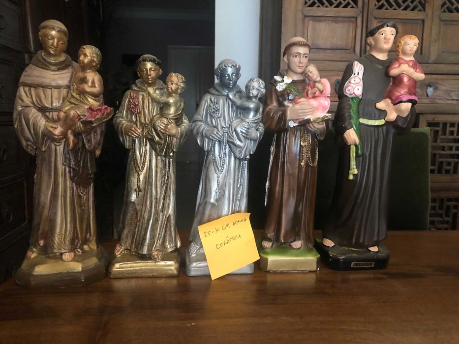 Estátuas de Santo António