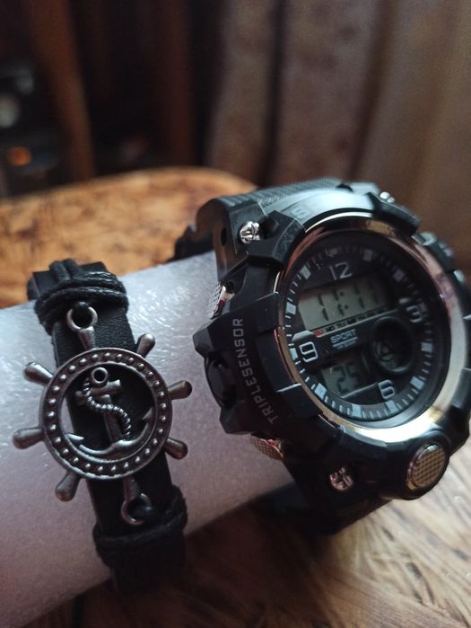 Цифровые часы+ браслет