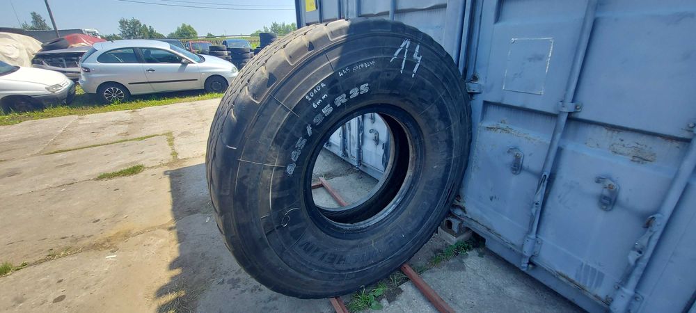 Opona do dźwigu Michelin 445 95 R25 2010r