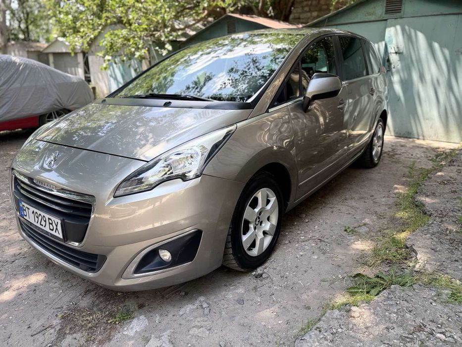 Пежо 5008 1.6 diesel в отличном состоянии