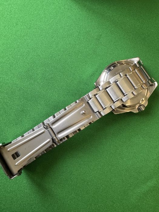 Продам годинник Casio MDV-107D-3AVEF