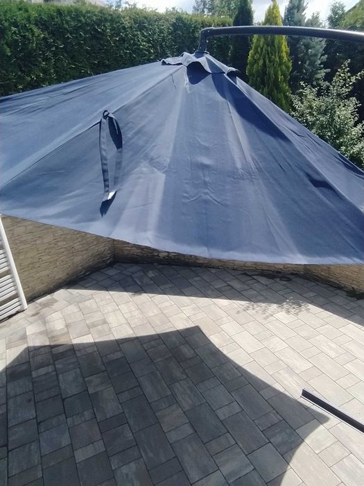 Parasol ogrodowy jak nowy