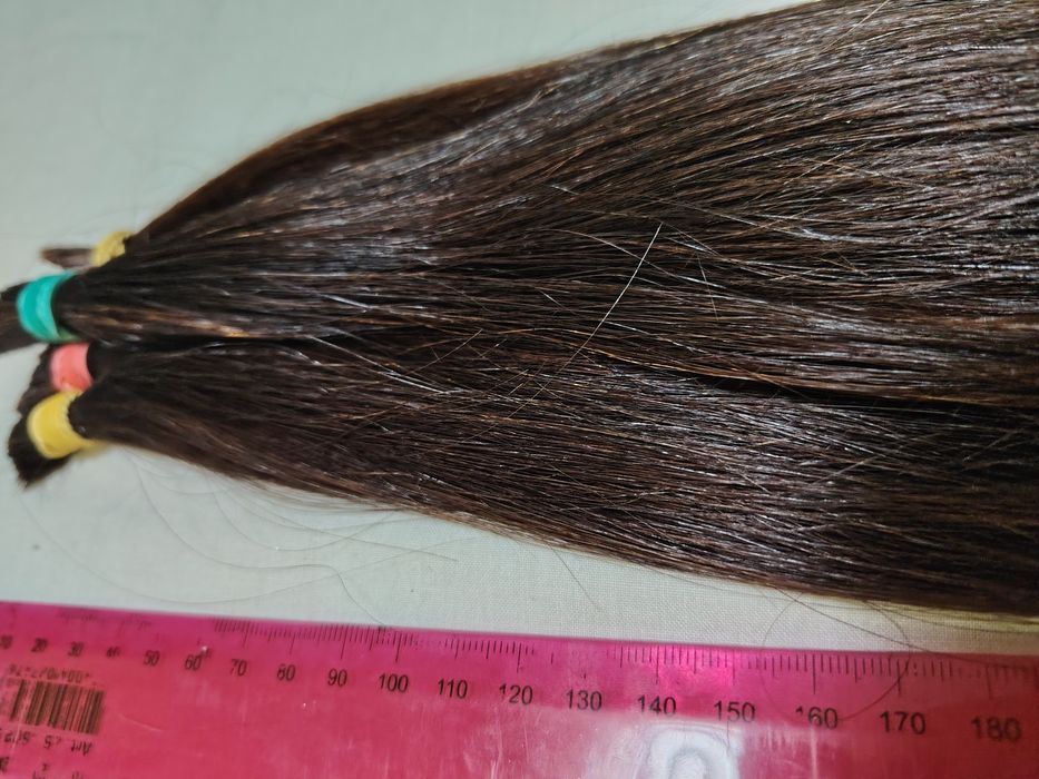 Волосся 35 см, темне .