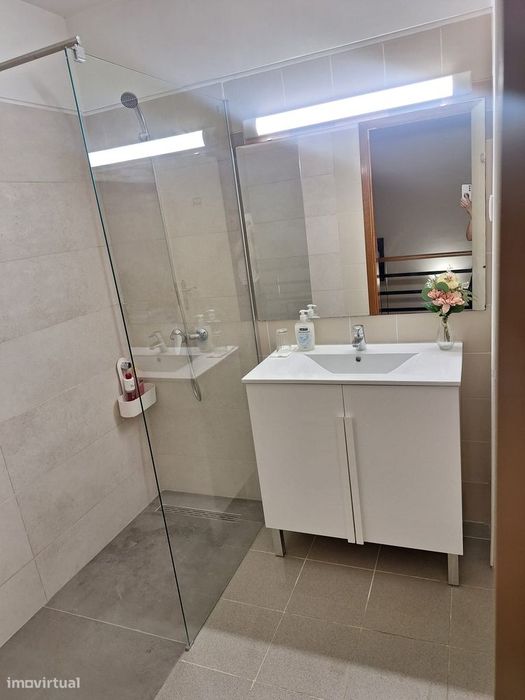 Apartamento T3 Duplex Renovado com Garagem | Ribeira Brava, Madeira