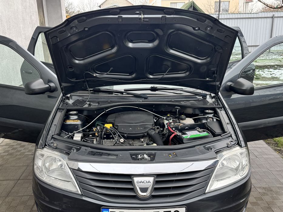 Дача Логан MCV 2010 рік 1.6.