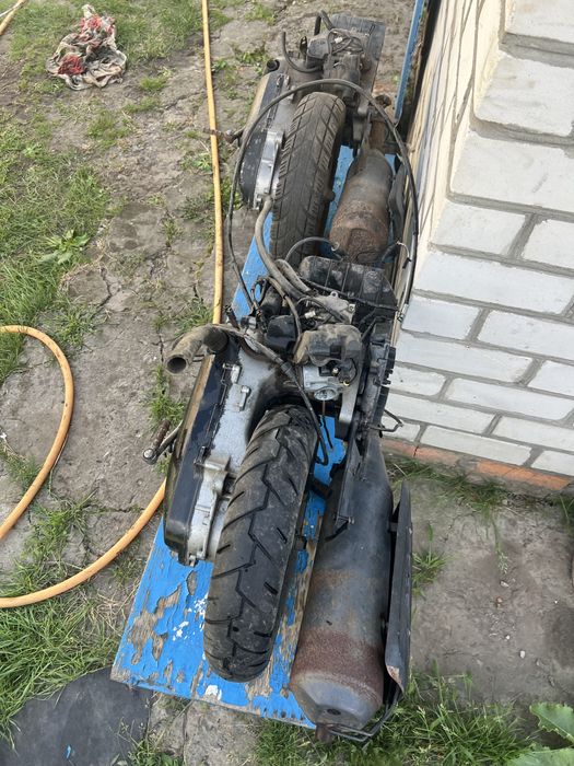 Продам двигун на скутер(мотор) 100 куб suzuki