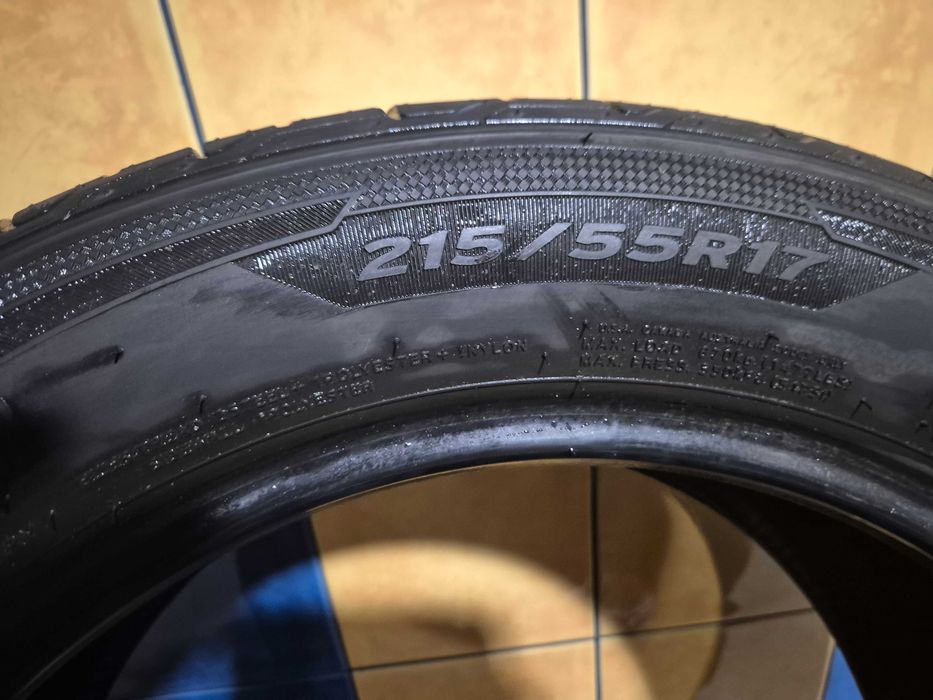 Komplet opon letnich Hankook 215/55 R17 – stan idealny, rocznik 2025