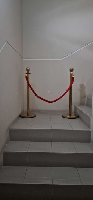 Poste separadores de aço inoxidável dourado