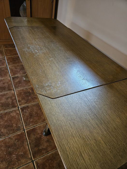 Dębowy stół rozkładany