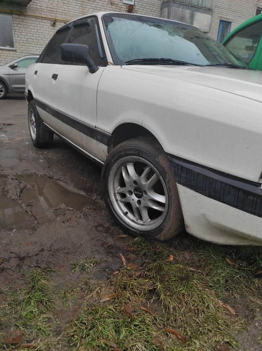 Автомобіль Ауди 80б3