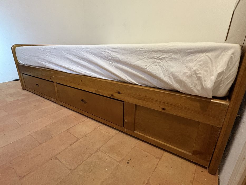 Cama madeira com 4 gavetas (2+2)