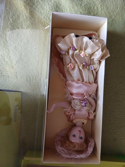 Kolekcjonerska LALKA PORCELANOWA wyprzedaż 20zł