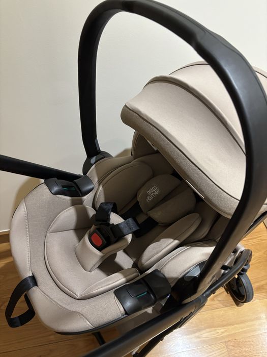 Carrinho Britax Rio + Base isofix + Ovo Britax