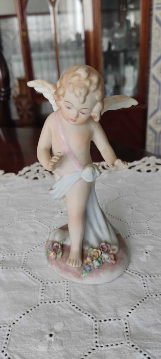 Anjo pintado à mão