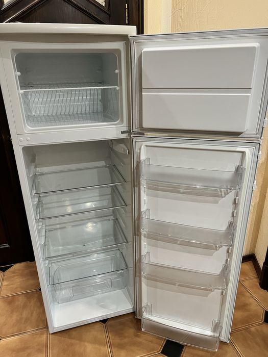 Холодильник Electrolux EJ 2801 AOW2