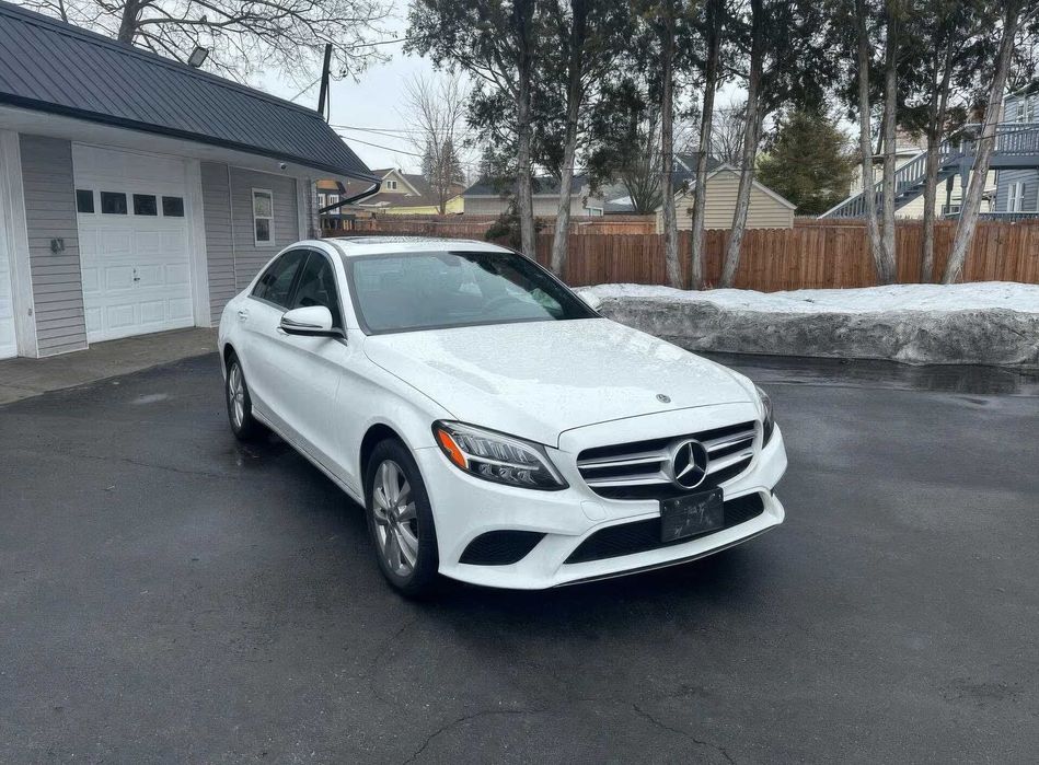 Mercedes-Benz C300      2019