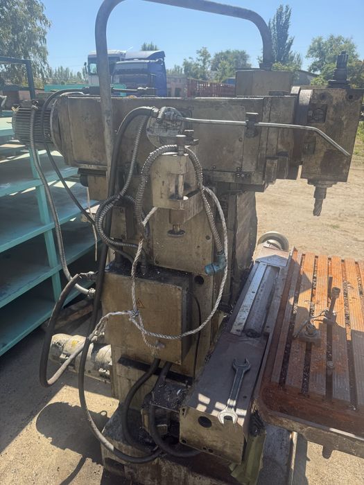 Продам універсальний фрезерний станок 675й, 70тис, торг