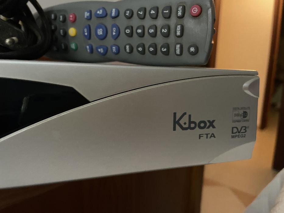 Antena Parabólica e Receptor Metronic Kbox com Comando