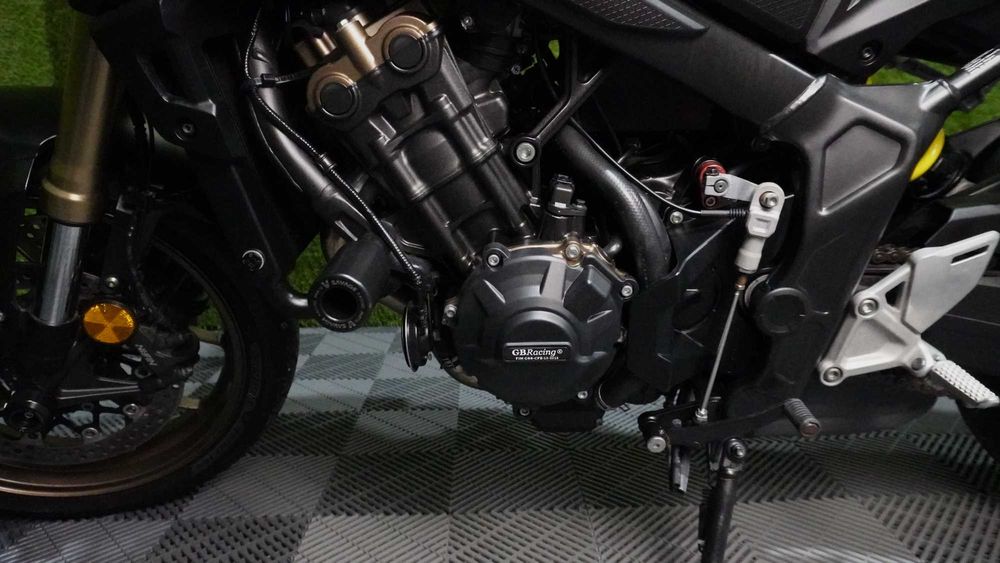 CB650R 2022 10.000 Kms! AKRAPOVIČ